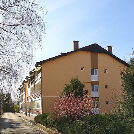 To Apartman Gunarasfuerdo Dombóvár Kültér fotó